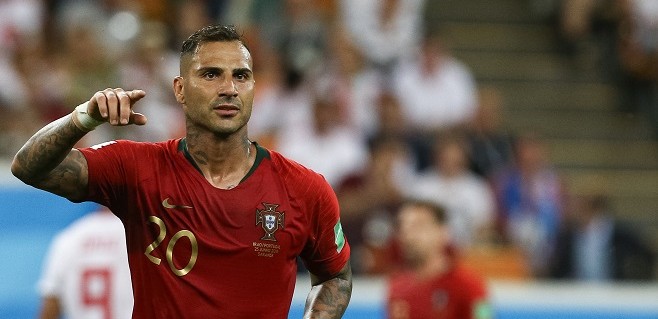 Quaresma trivela golüyle manşetlerde