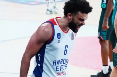 Anadolu Efes seriyi 1-0 yaptı