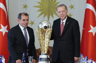 Cumhurbaşkanı Erdoğan Galatasaray'ı kabul etti
