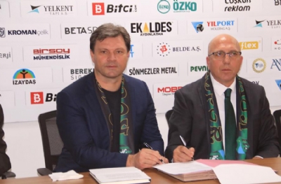 Ertuğrul Sağlam, Kocaelispor'a imza attı