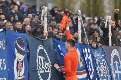  Livakovic kupayı kazandı! Taraftarı selamladı! Fenerbahçe için yola çıktı