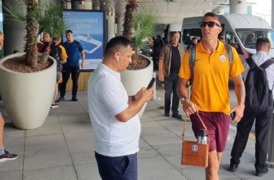 Galatasaray Zalgiris maçı için Litvanya’ya gitti 