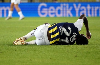 Osayi Samuel oyuna devam edemedi