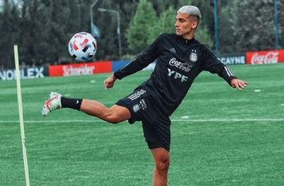 Fenerbahçe'yi reddedip, Galatasaray'ı istediği için yedek kulübesine gönderildi