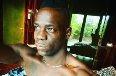 Balotelli’den Sancak’a mesaj var! “Geleyim. Para istemez. Ben zenginim”