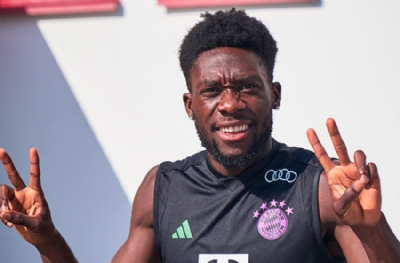 Real Madrid, Alphonso Davies için para saçacak! Rakip Chelsea