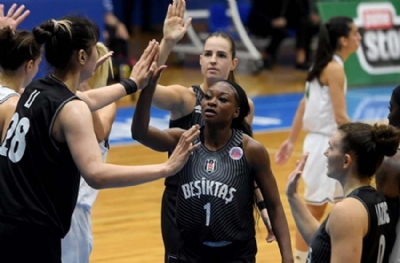 Beşiktaş Atina'da galip