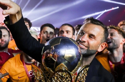 Galatasaray'a kötü haber! Okan Buruk gidiyor