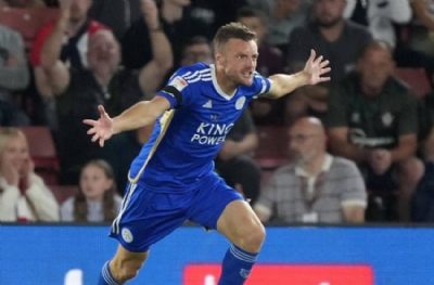 Golü kaçırdı, kendini yumrukladı! Jamie Vardy hala hırs küpü!