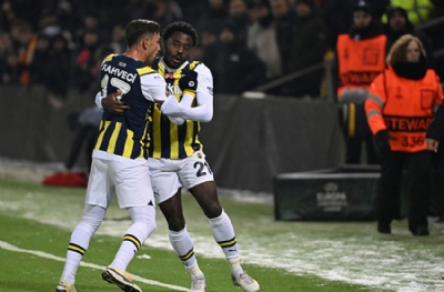 Tarihi hezimet sonrası İrfan Can çıldırdı! Taraftarın üzerine yürüdü