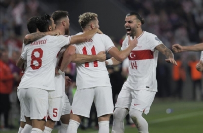 Türkler, Euro 2024 maçlarını ayakta izleyemeyecek! UEFA'dan yasak geldi