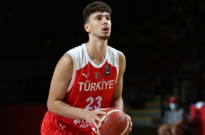 Cedi Osman, Alperen Şengün'e mağlup oldu