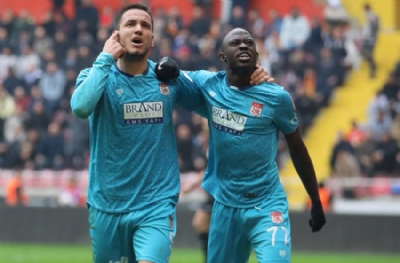 Manaj Galatasaray'a karşı yok