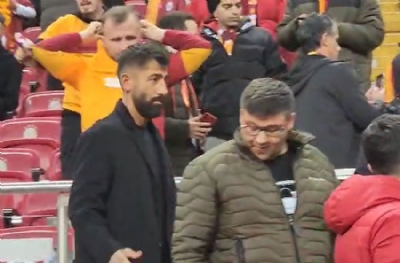 Dayı tarzıyla tribünleri salladı