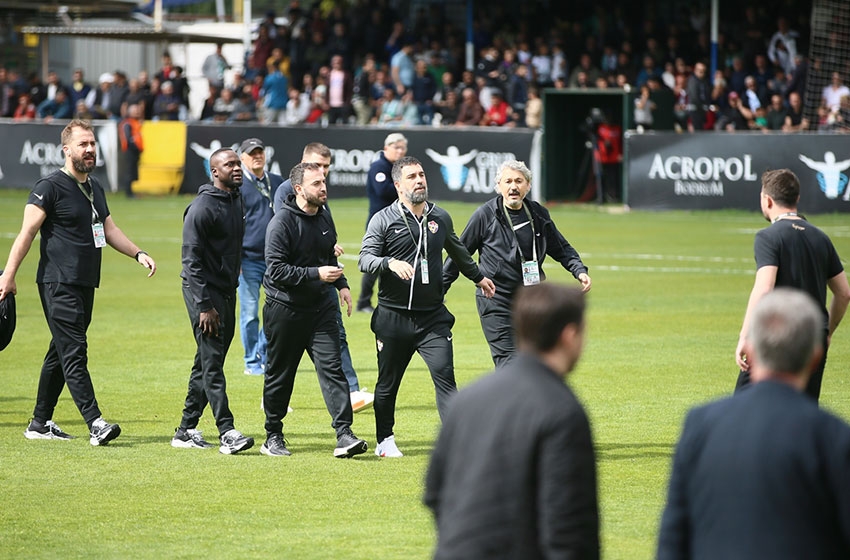 Tribünlere küfür eden Arda Turan'a göre yaşananların tek sorumlusu var