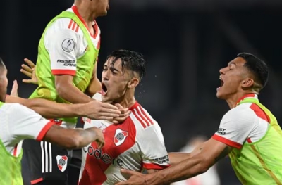 Arjantin Süper Kupası'nı Estudiantes'i 2-1 yenen River Plate kazandı
