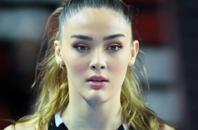 Zehra Güneş İtalya'da yerinde durmuyor