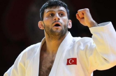 Vedat Albayrak'tan bronz madalya