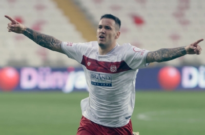 Rey Manaj, Sivasspor tarihine geçti