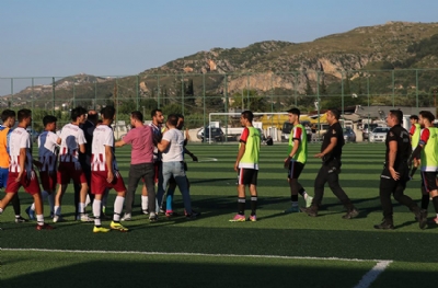 Hatay'da olaylı maç! Polis devreye girdi
