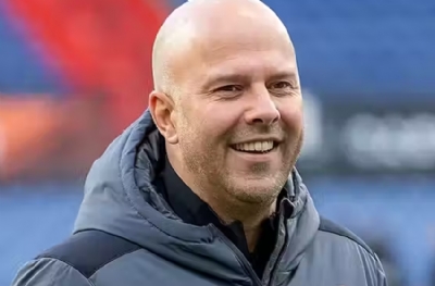Arne Slot, Liverpool'un başına geçti