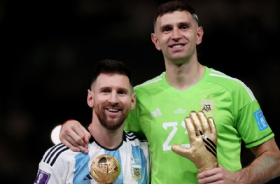 Messi: Çocuklarımı Emiliano Martinez'e bırakırdım