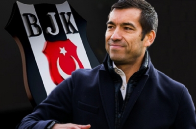 van Bronckhorst'tan herkesin yüzünü güldüren teklif! İşte istediği sağ bek