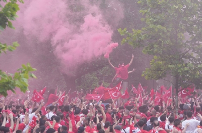 Dortmund sokaklarında Türk şov!