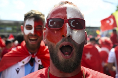 Hamburg, Hamburg olalı böyle coşku görmedi! Kırmızı-beyaz sokaklar Türkiye diye inledi