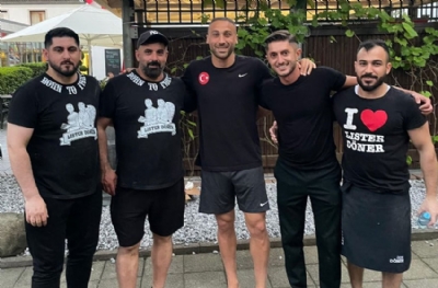 MİLLİ TAKIM HABERLERİ I Türk Milli Takımı'ndan 300 porsiyon döner! Alman polisinin karnı doyuruldu