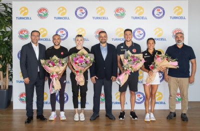 Olimpiyatlarda yarışacak sporcular moral depoladı