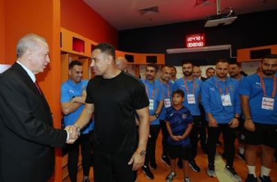 Cumhurbaşkanı Erdoğan'dan Başakşehir'e tebrik