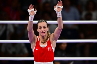 Buse Naz Çakıroğlu yarı finale!