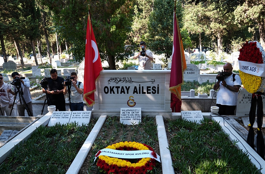 Galatasaray Metin Oktay'ı kabri başında andı