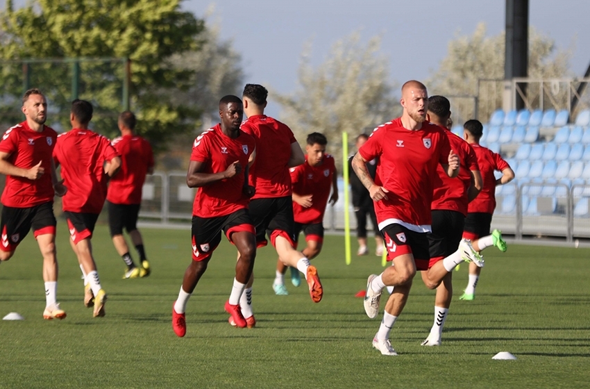 Samsunspor Başakşehir'i konuk edecek