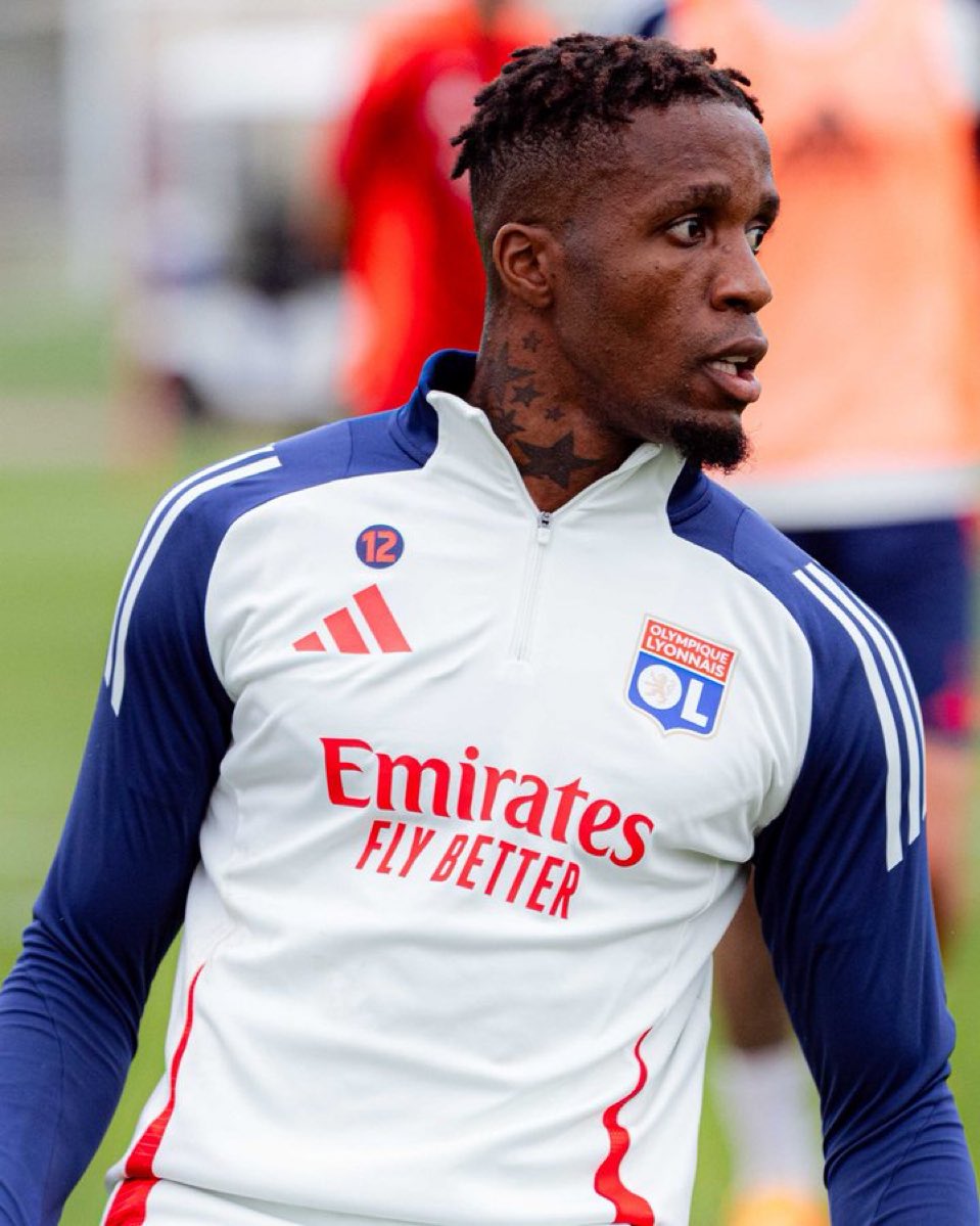  Wilfried Zaha bardağı taşırdı! Lyon kadro dışı bıraktı