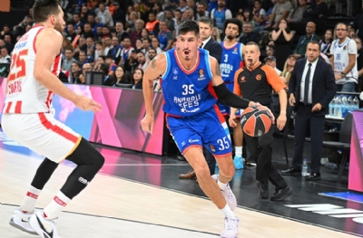 Anadolu Efes geriden gelip Olympiakos'u devirdi