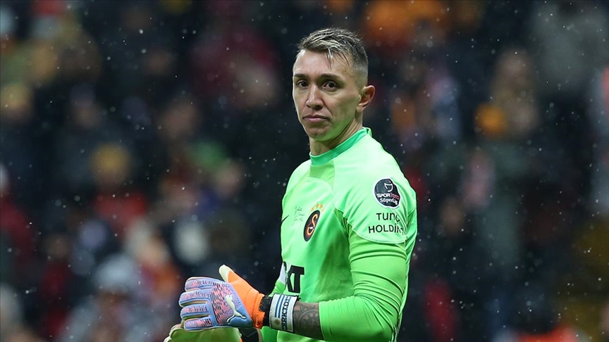 Galatasaray Ferrari, Muslera kaptan pilotu! Beşiktaş'a 2 kez yaşattı