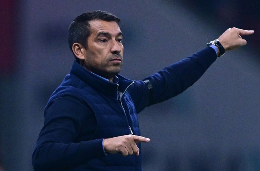 Giovanni van Bronckhorst açtı ağzını yumdu gözünü