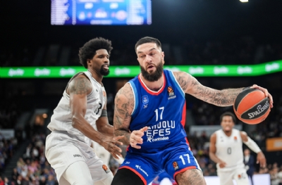 Anadolu Efes, Paris Basket'e yenildi