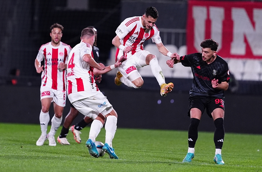  Siltaş Yapı Pendikspor - Central Hospital Ümraniyespor: 2-2 (MAÇ SONUCU)