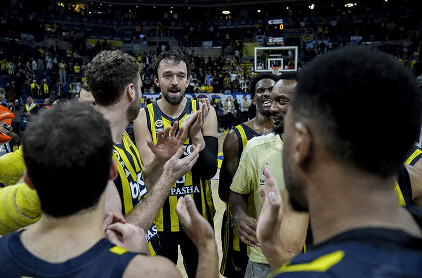 Fenerbahçe Beko zirveyi bırakmadı