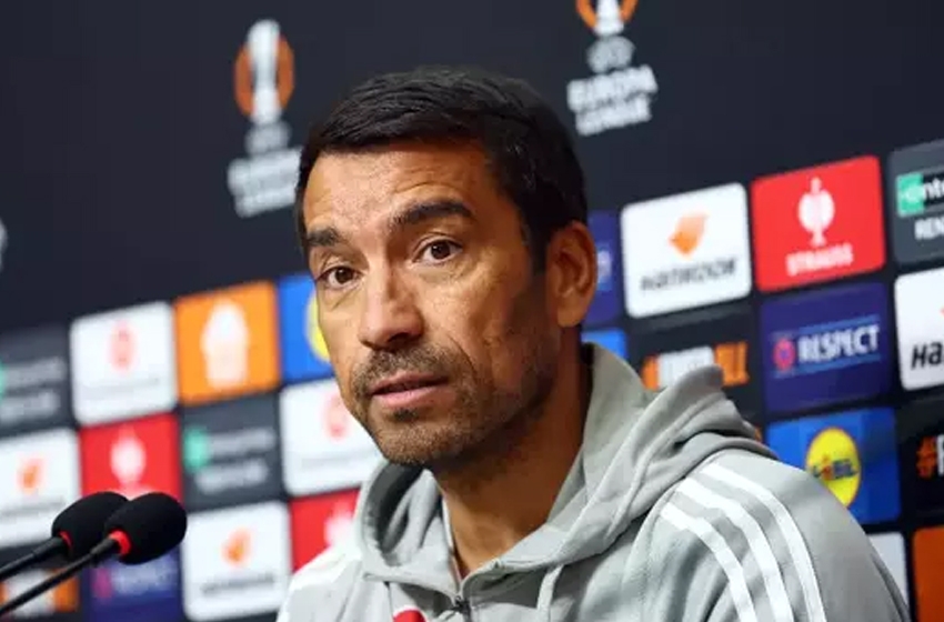 Giovanni van Bronckhorst: Zor günler geçiriyoruz