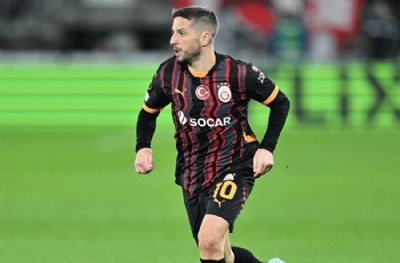 Mertens yine sahnede