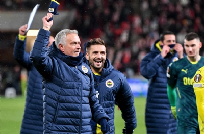 Çekler Fenerbahçe ve Jose Mourinho'yu konuşuyor! 'Kurnazlıkla...'