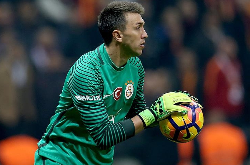 2005'li Panter Muslera'yı tahtından indirecek