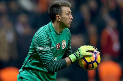 2005'li Panter Muslera'yı tahtından indirecek