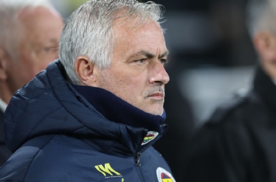 Jose Mourinho: Galibiyeti Samet Akaydın'a armağan ediyorum