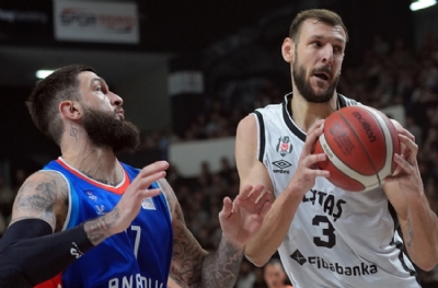 Beşiktaş Fibabanka - Anadolu Efes: 87-70 (MAÇ SONUCU)