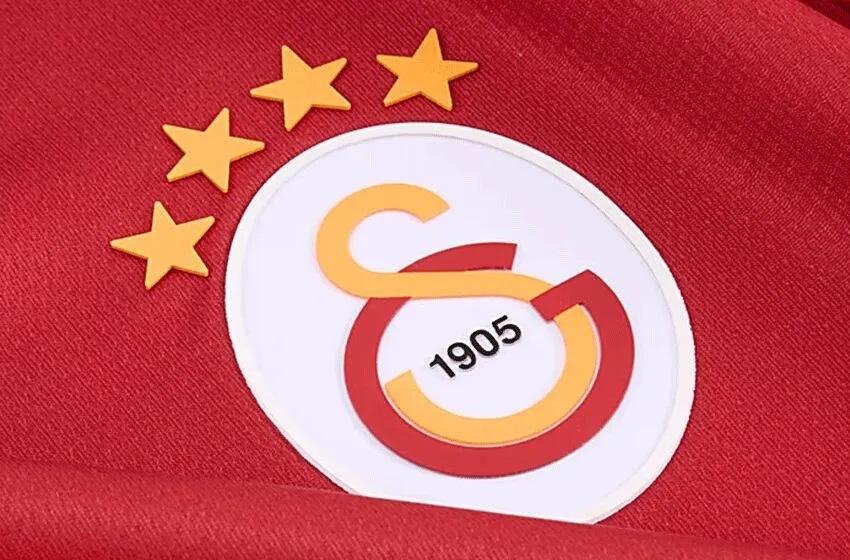 Galatasaray'dan 2025 yılının ilk imzaları geldi